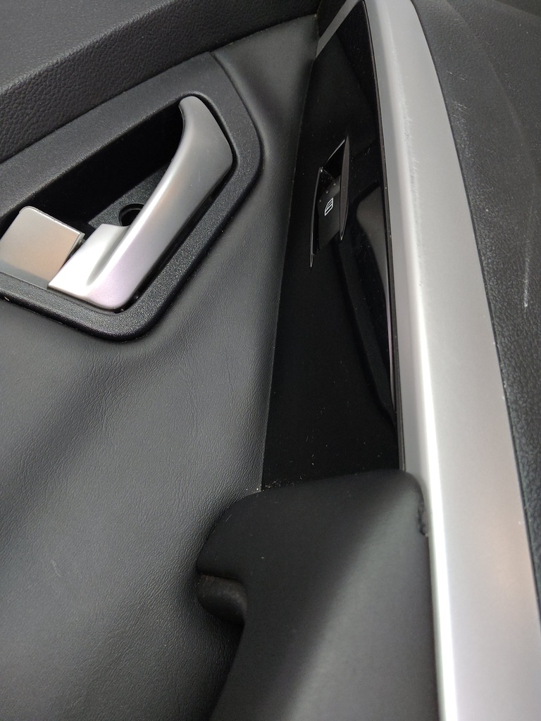 [MTD-507442] Embellecedor de puerta Ssangyong Korando CK 2.0 e-XDI D20DTF