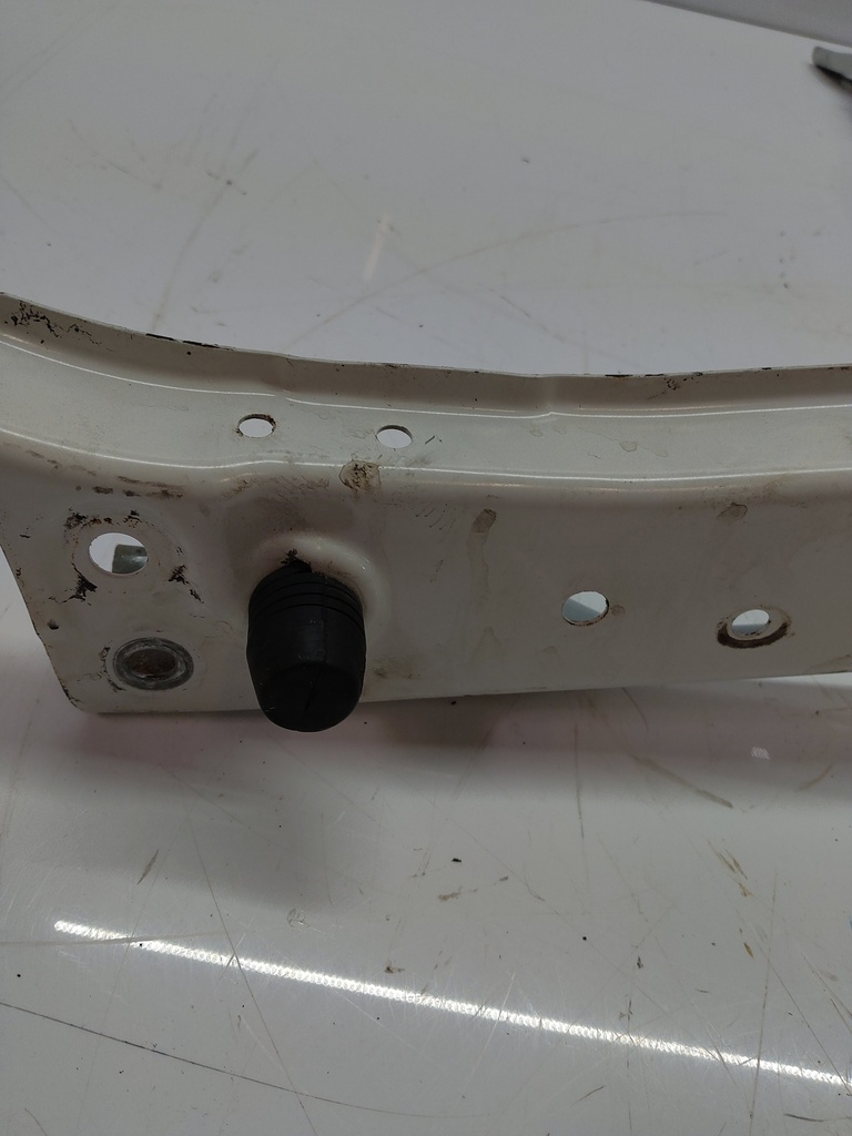 [MTD-508654] Soporte de rejilla de radiador Ssangyong Korando CK 2.0 e-XDI D20DTF