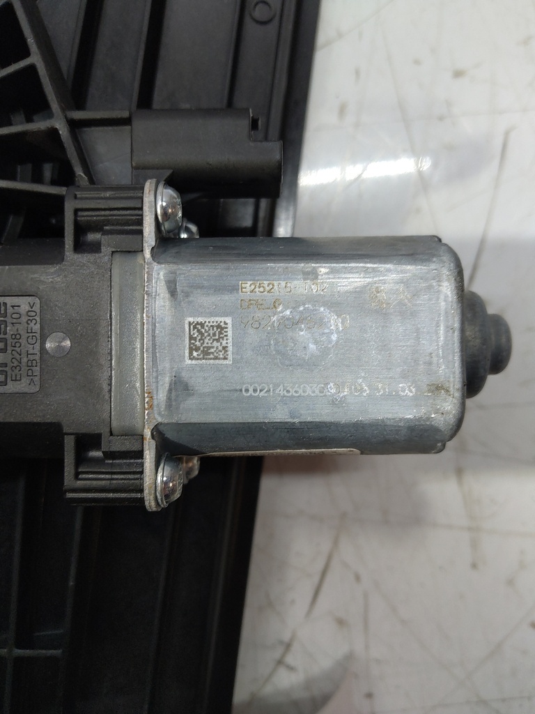[MTD-511084] Motor del elevalunas trasero izquierdo Peugeot 308 SW III FC YHZ DV5RC 9829048280