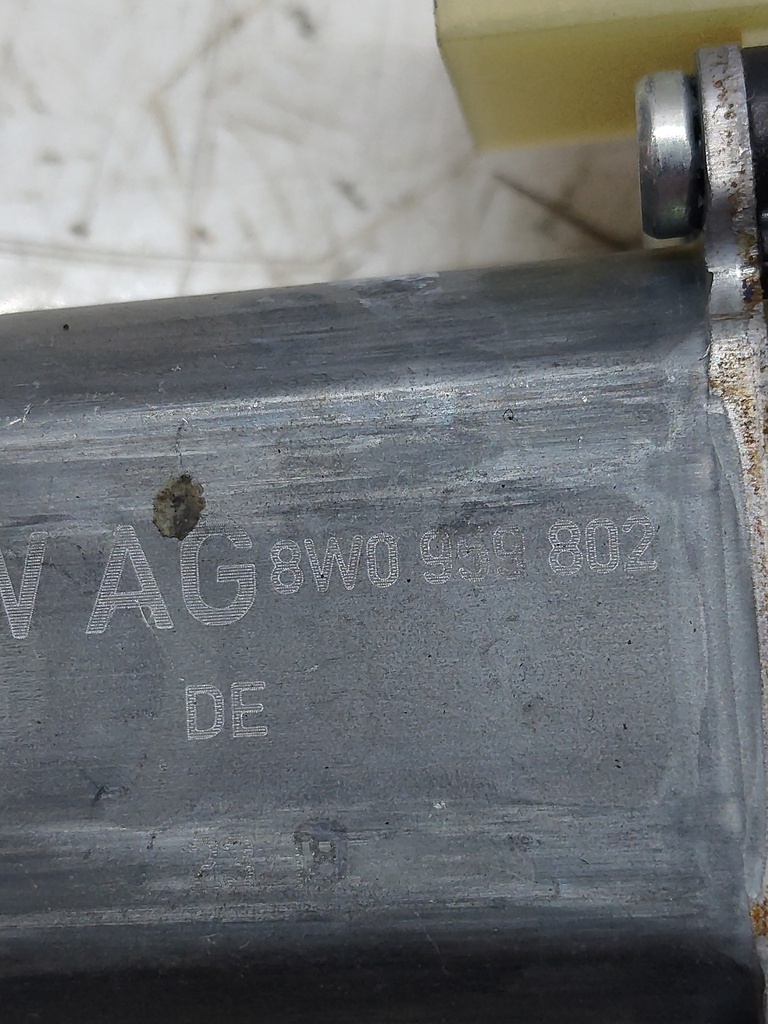 [MTD-511788] Motor del elevalunas Audi A4 B9 Avant 8W5 2.0 TDI Diesel DEUA DEU 8W0837462