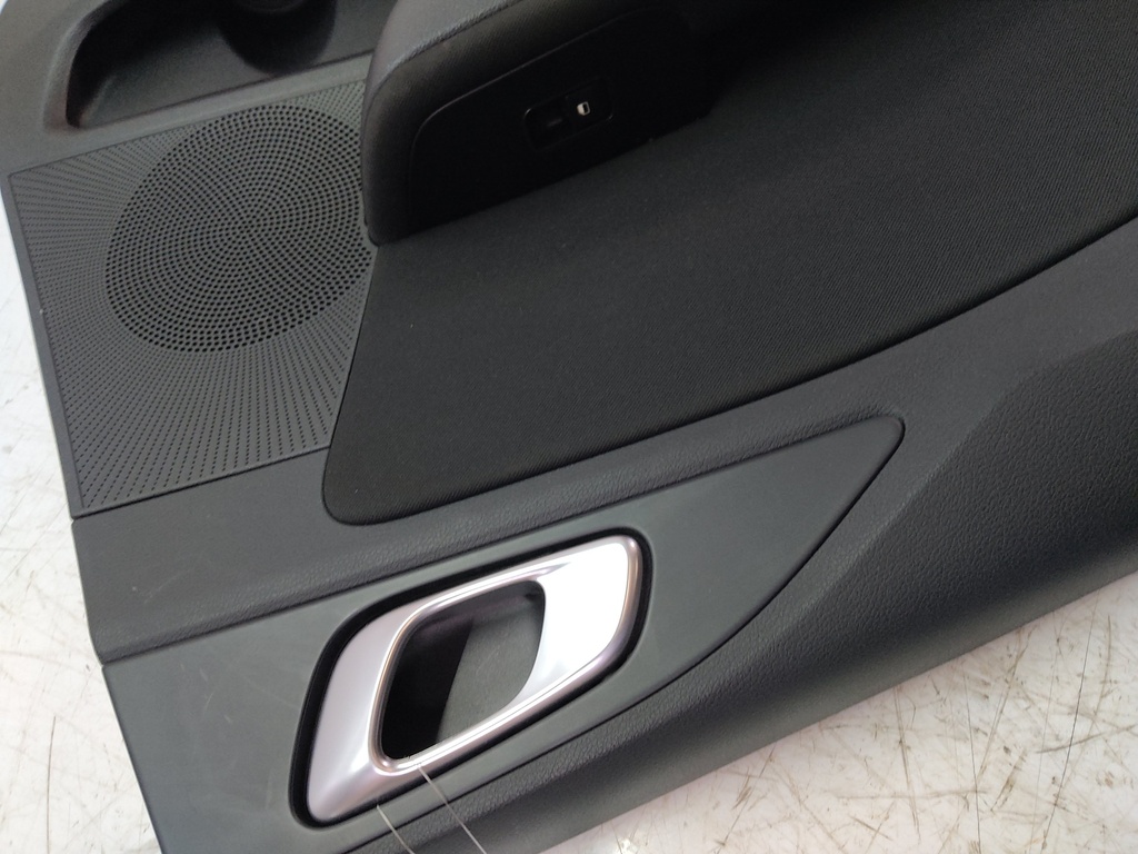 [MTD-512028] Panel de puerta Kia XCeed 1.6 CRDi D4FE 83301-J7812