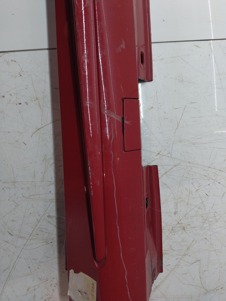 [MTD-514172] Faldón lateral izquierdo rojo 589 Mercedes Clase A W176 A 200 d A1766980154