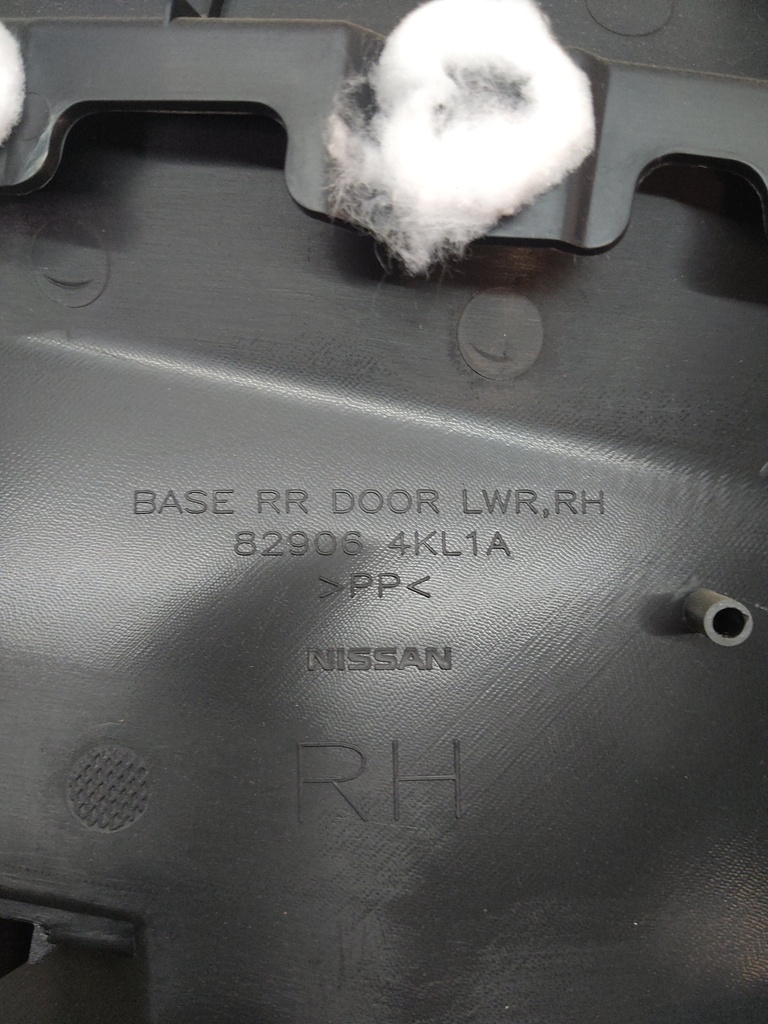 [MTD-515579] Panel de puerta Nissan Navara D23M 2.3 dci Diesel YS23DDTT YS23 82906-4KL1A