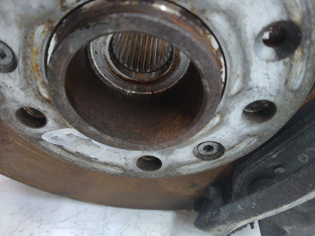 [MTD-519467] Cubo de rueda delantero izquierdo Opel Combo K9 1.5 D D15DT D15 YHT
