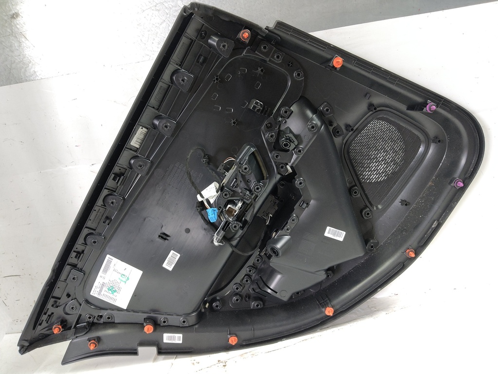 [MTD-523470] Revestimiento de puerta Mercedes-Benz Clase A W177 2020 M282 282,914 1,3
