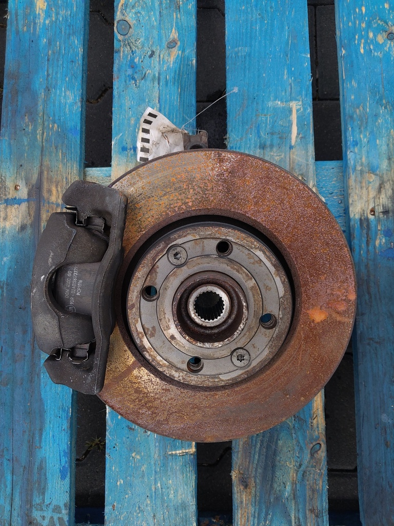 [MTD-523516] Cubo de rueda delantero izquierdo Renault Captur I 2019 H4B408 0.9 TCe