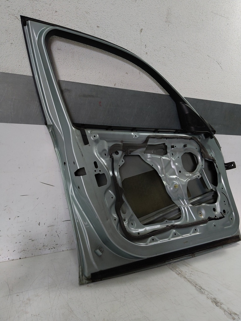 [MTD-525181] Puerta delantera izquierda BMW Serie 1 2009 N43 2.0 e87