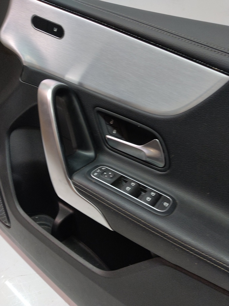 [MTD-505613] Panel de puerta delantera derecha Mercedes Clase A W177 A35 AMG M260