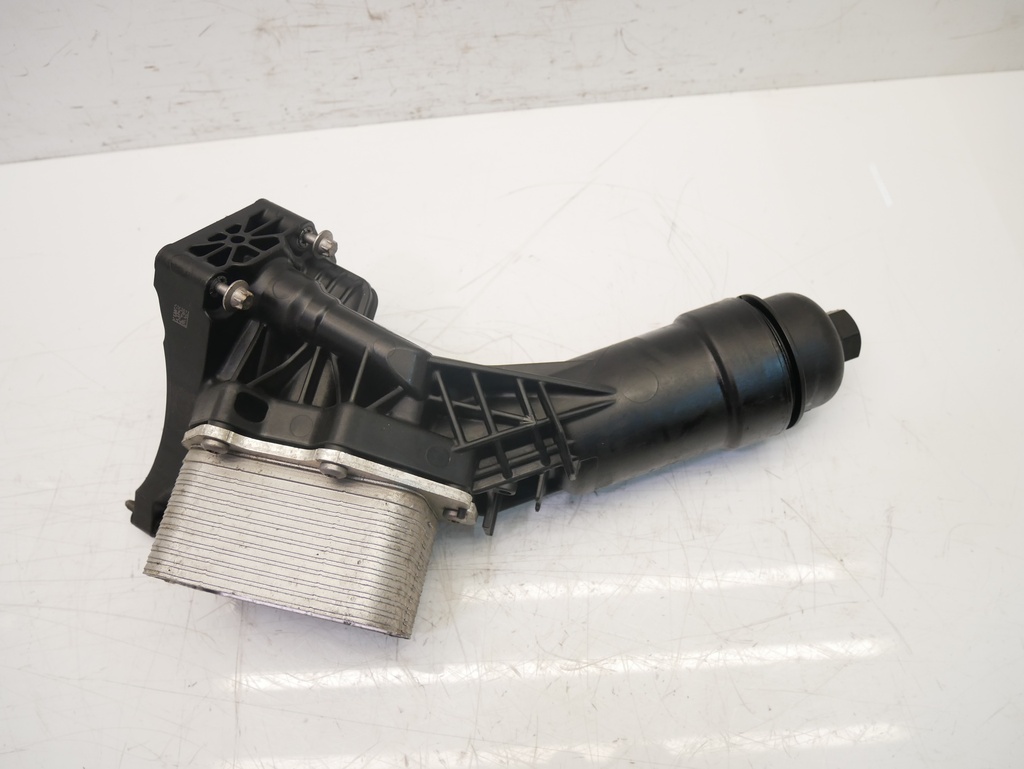 [MTD-402563] Caja de filtro de aceite para BMW Serie 3 G20 G21 2.0 D 2018-