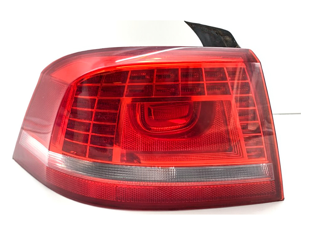 [STARK-918834] Piloto trasero izquierdo VW Passat B7 (362) 2.0 TDI 103 kW 2010-2015