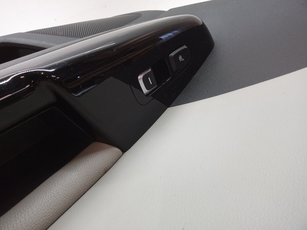 [MTD-501131] Panel de puerta Kia Sportage 4 QLE QL 1.6 T-GDI AWD Gasolina G4FJ