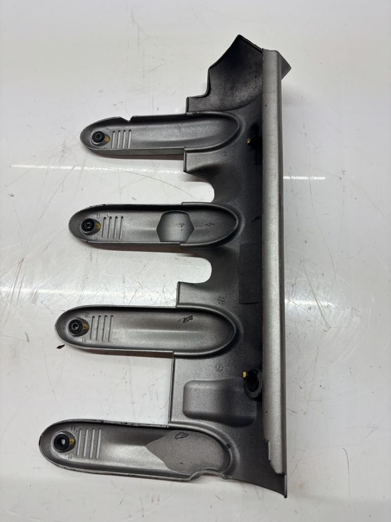 [MTD-501918] Tapa de balancines Porsche Cayenne 9PA 4.5 V8 gasolina M48.00