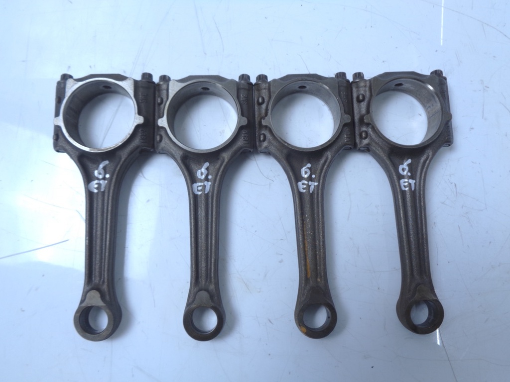 [MTD-455344] 4x Biela Audi A4 B6 B7 A6 Passat 2.0 ALT