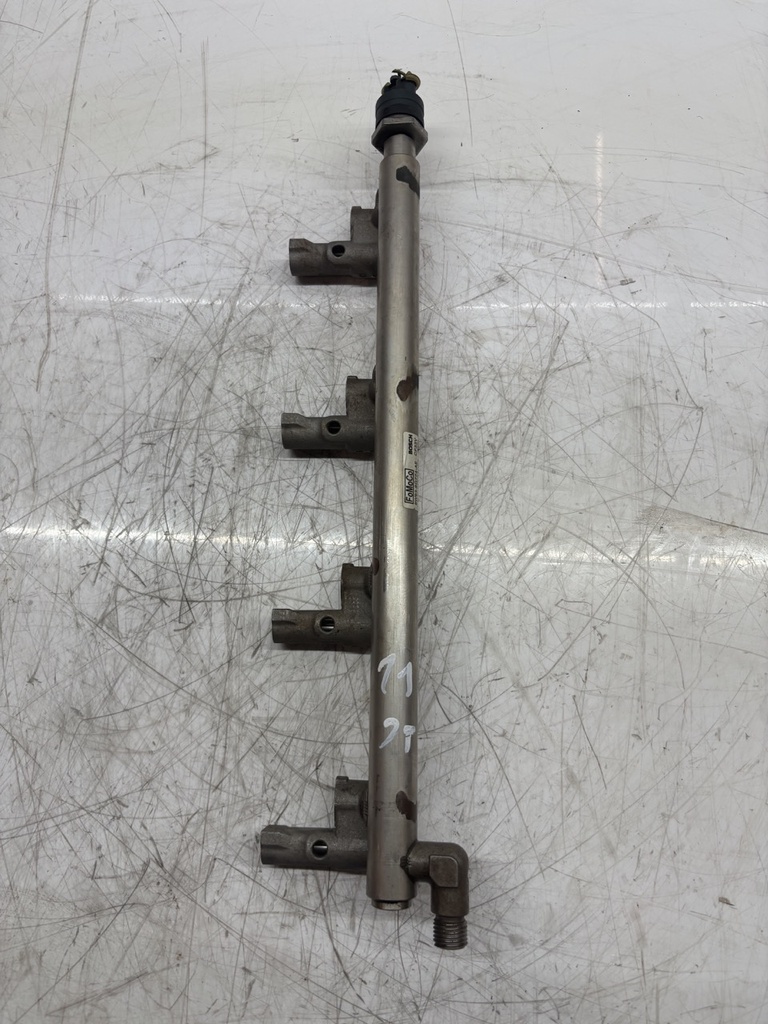 [MTD-447888] Colector de inyección de combustible Land Rover Range Rover L322 5.0 V8 508PS AJ133