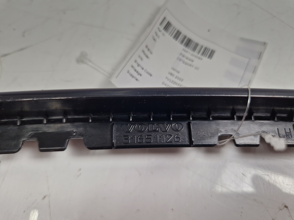 [MTD-497090] Moldura embellecedora Volvo V60 II Cross Country 2.0 D420T8 31651126