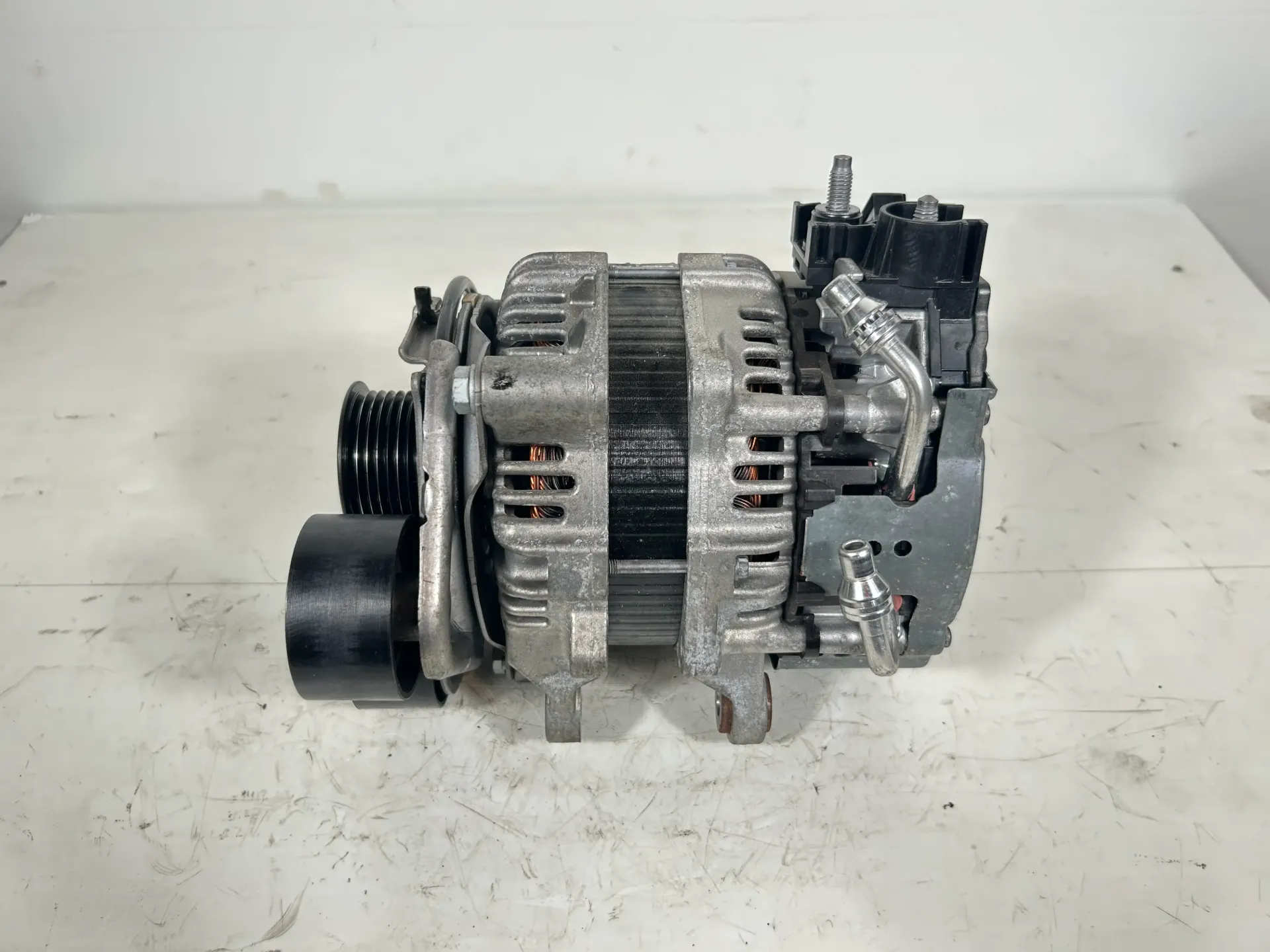 Alternador BMW 330d G20 G80 3.0 Hybrid B57D30B B57 B57D30T2 8490439