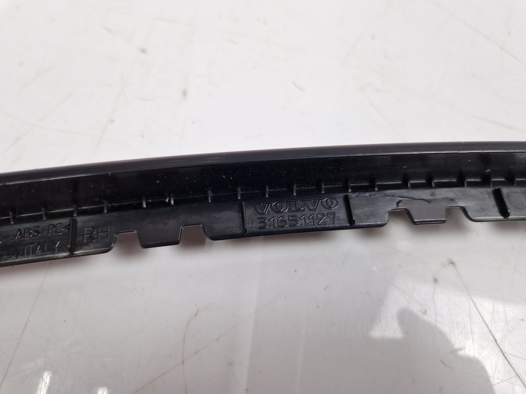 [MTD-496940] Moldura embellecedora Volvo V60 II Cross Country 2.0 Diesel D420T8 31651127