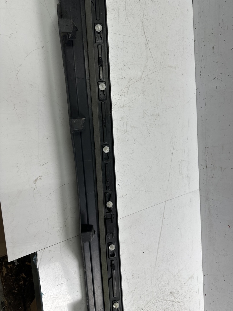 [MTD-497766] Embellecedor de umbral de puerta Land Rover Discovery Sport L550 2.0 204DTD FK72-10154-AE