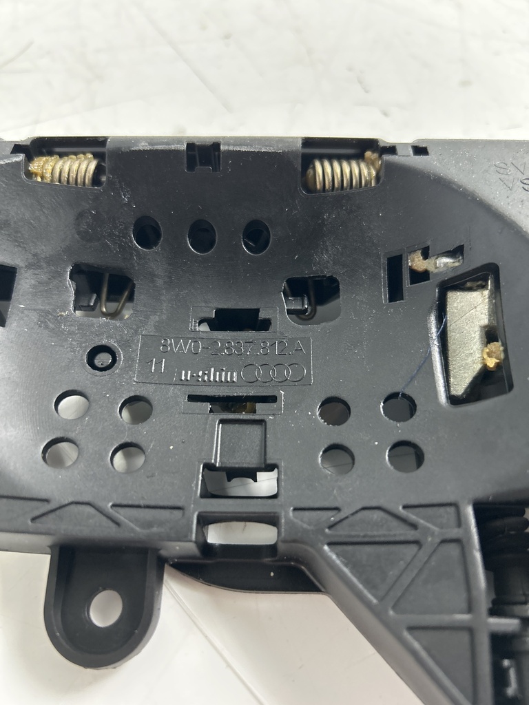 [MTD-498182] Tirador de puerta derecho Audi A4 (8WC) 3.0 TDI V6 Diesel DMG DMGA 2022