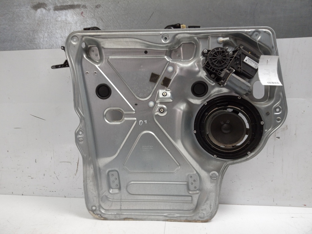 [MTD-499389] Motor del elevalunas delantero izquierdo VW Transporter T5 2.0 TDI BNZ 7H0837729J