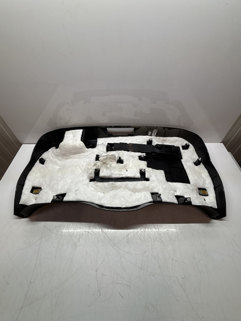 [MTD-500173] Embellecedor del portón trasero Land Rover Discovery Sport S 2.0 204DTY
