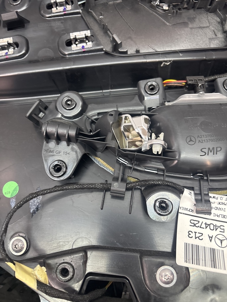 [MTD-500841] Panel de puerta delantera derecha Mercedes W213 E 220 d 654.920 OM654 A2137201500