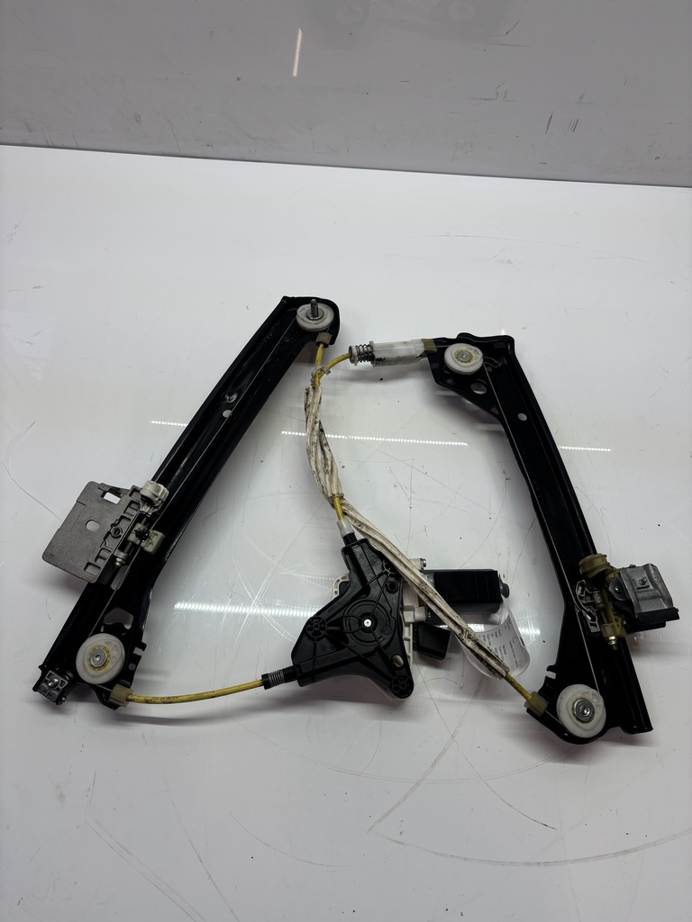 [MTD-504624] Motor del elevalunas delantero izquierdo Mercedes CLA X117 651.930 OM651 A2078200542