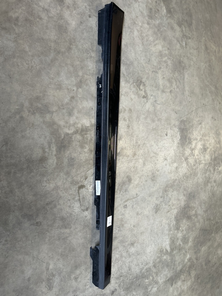 [MTD-503603] Faldón lateral derecho negro BMW Serie 3 F30 340i B58B30A