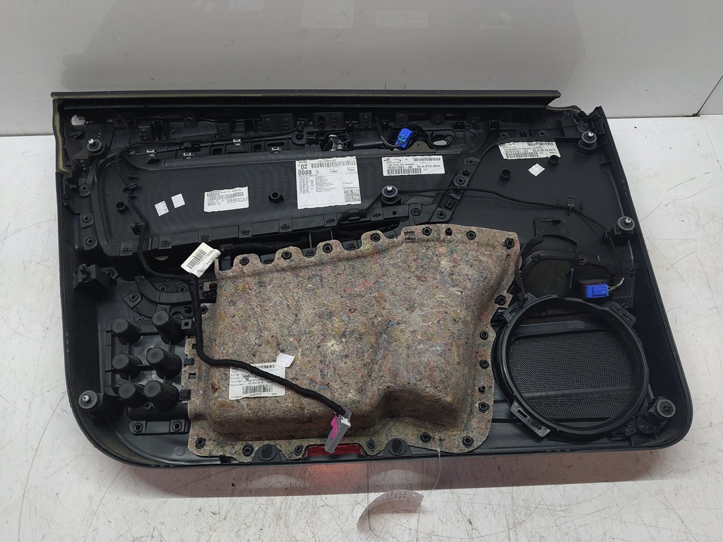 [MTD-514235] Panel de puerta delantera derecha VW Passat B7 2.0 TDI CFFB/CFF 3AB867012