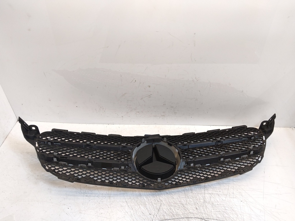 [MTD-520311] Rejilla del radiador Mercedes Clase C W205 1.6 626.951 OM626.951 A0008880060