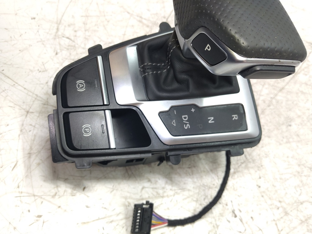 [MTD-524765] Selector de cambio automático Audi Q5 2023 40 TDI MILD HYBRID