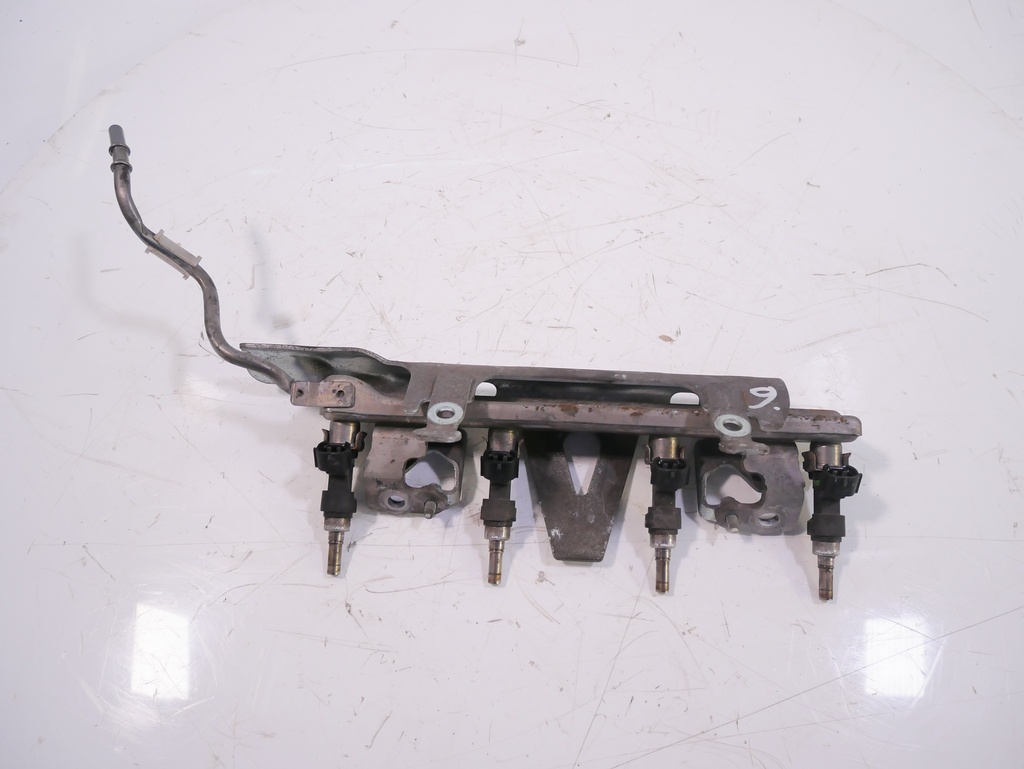 [MTD-379001] Inyector rail 4x inyector boquilla Nissan Juke 1.6 HR16DE 166001KT0A