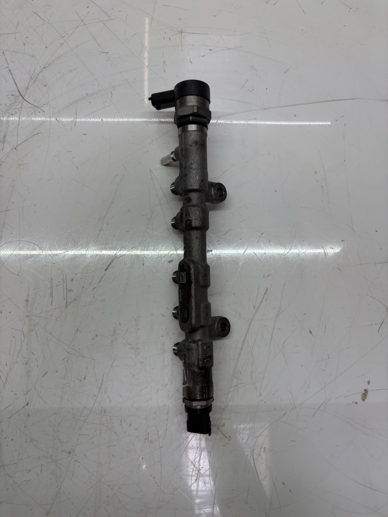 [MTD-450524] Tubo de raíl Land Rover Discovery L550 2.0 D 4x4 204DTD AJ20D4