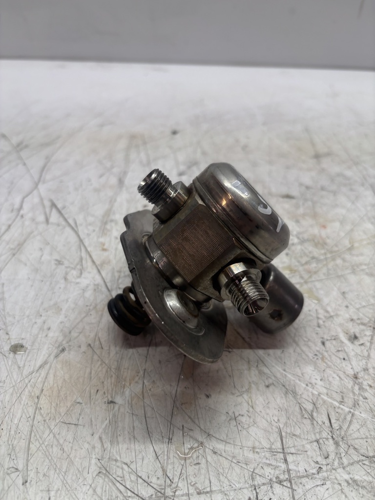 [MTD-483540] Bomba de combustible BMW Serie 7 F01 F02 4.4 750i Li xDrive N63B44B 8604232