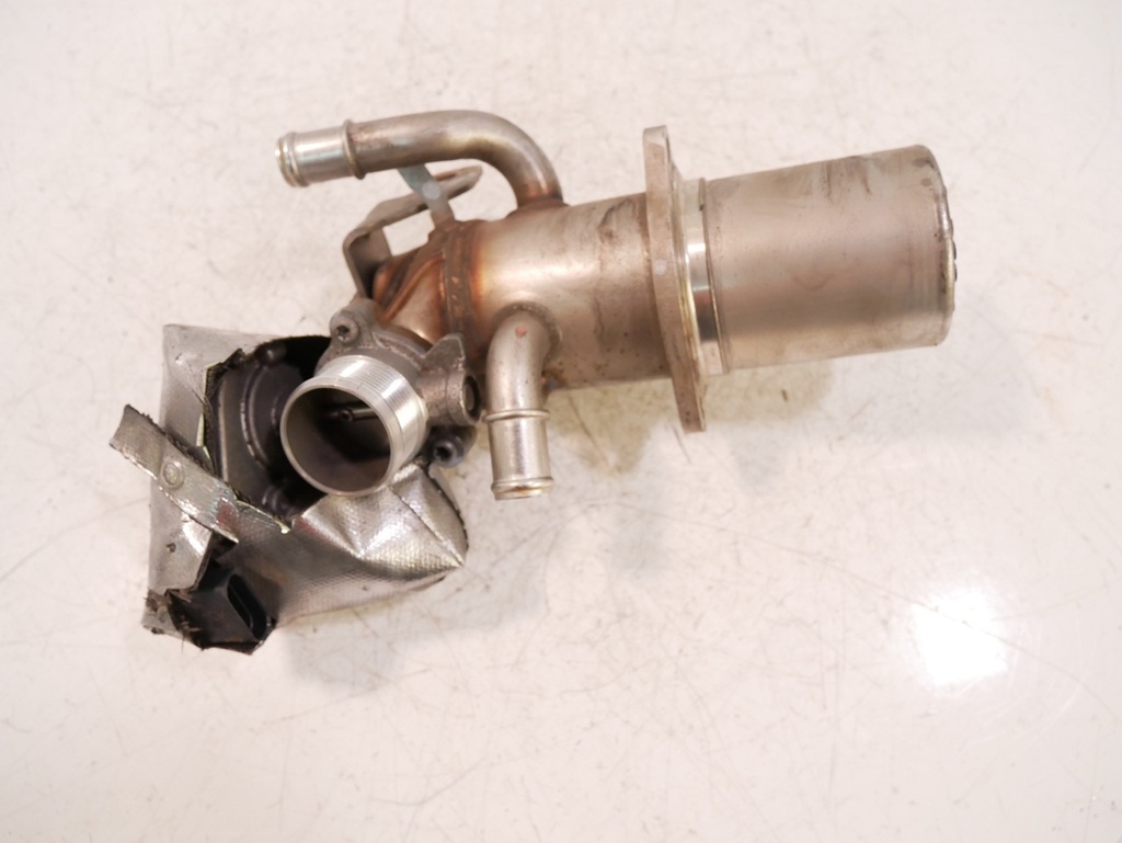 [MTD-421848] Enfriador de gases de escape Audi A4 B9 A5 Q5 2.0 TDI 110 kW 150 CV DEUA DEU 04L131512A