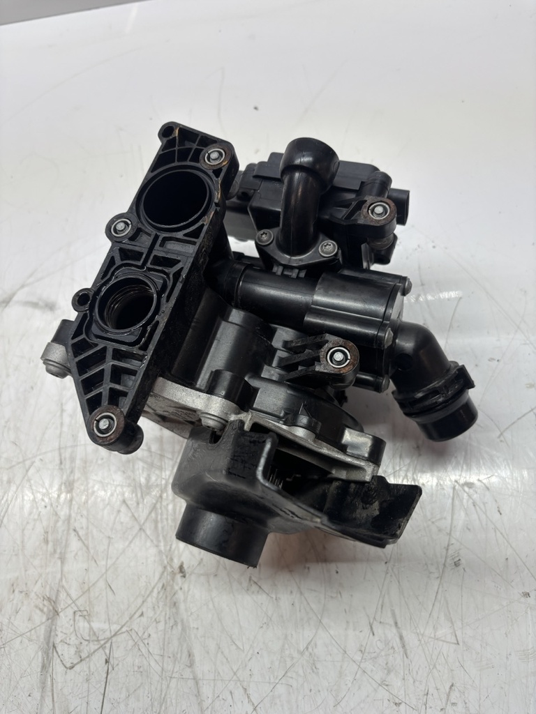 [MTD-488914] Bomba de agua VW Audi Skoda Jetta VII A3 Octavia III 2.0 TSI 06L121111M