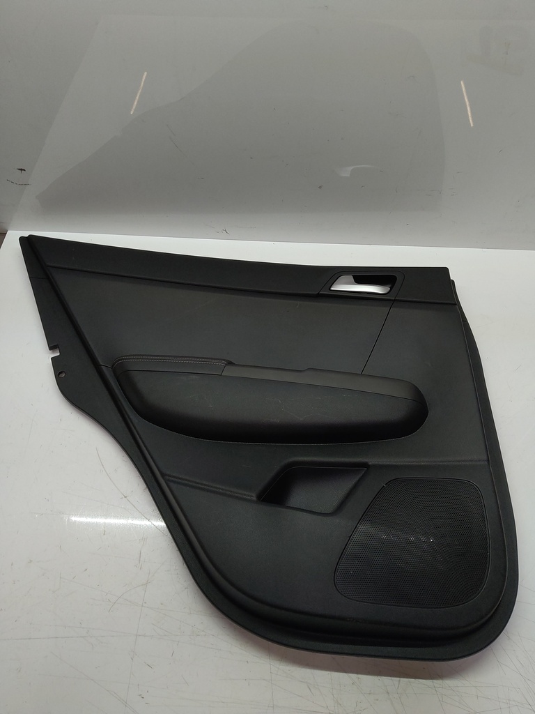 [MTD-511011] Panel de puerta Kia Sportage IV QLE 1.6 CRDi Hybrid D4FE 83351-F1000