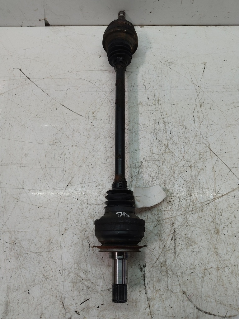 [MTD-519403] Eje de transmisión trasero izquierdo Mercedes Clase C C204 651.911 OM651 A2113570091