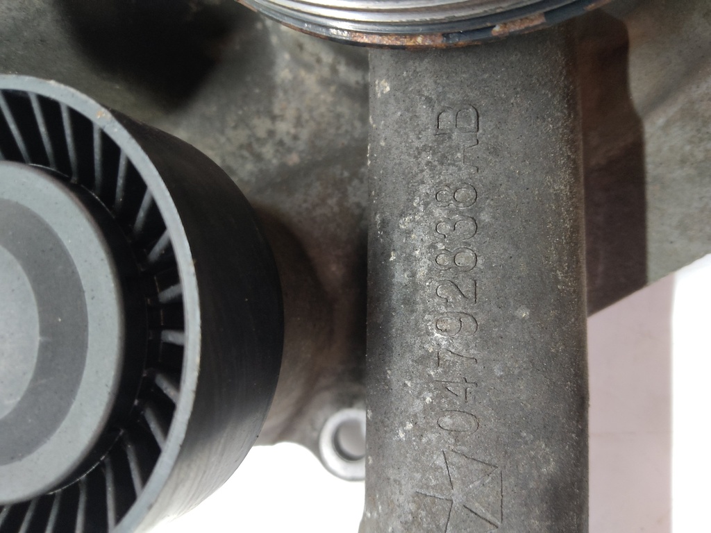 [MTD-521684] Bomba de agua Jeep Commander 5.7 V8 ECB 04792838AB
