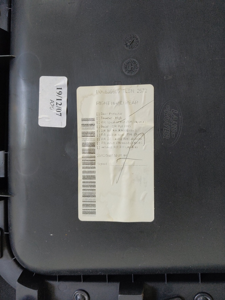 [MTD-524173] Revestimiento interior de la puerta trasera derecha Land Rover Range Rover Sport I L320 2008