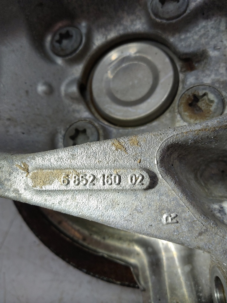 [MTD-525083] Cubo de rueda delantero derecho BMW i3 I01 2015 IB1P25B 6852160