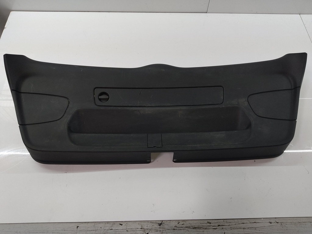 [MTD-530666] Revestimiento del portón trasero Audi A3 2.0 TDI 2014