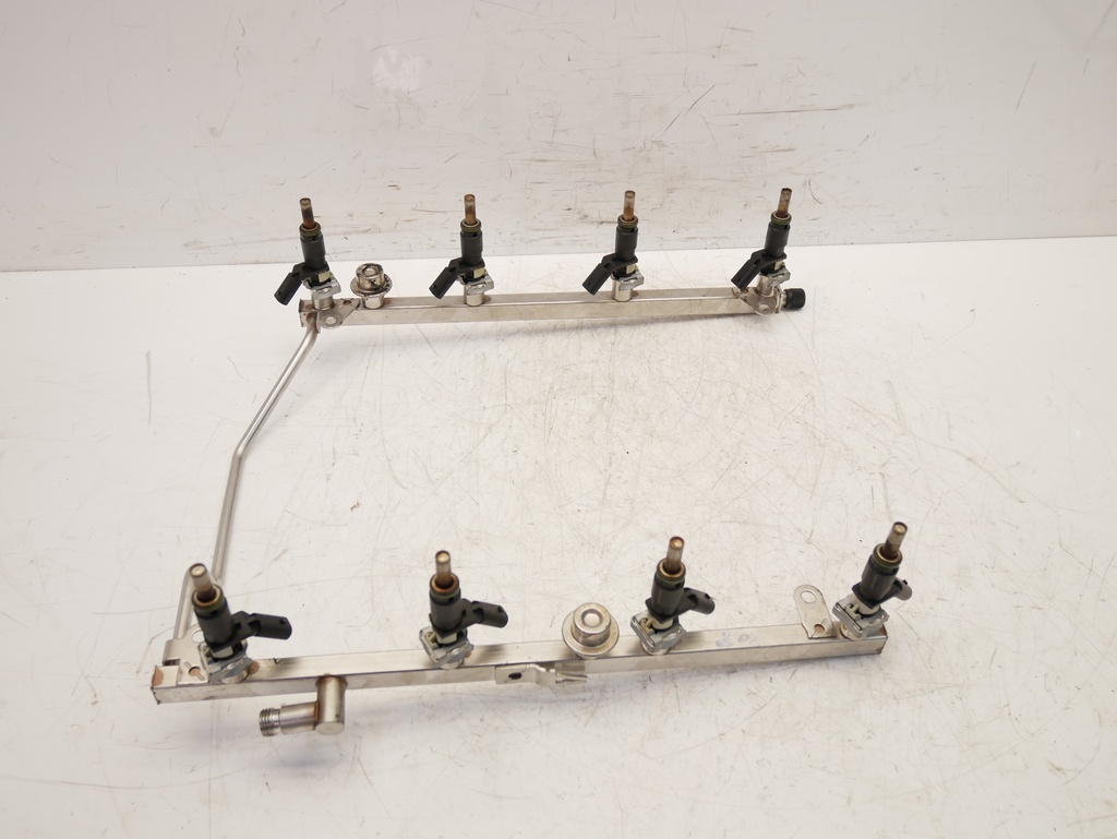 [MTD-394585] Carril del inyector Mercedes GL 450 X164 4.7 273.923 M273 A2730700795