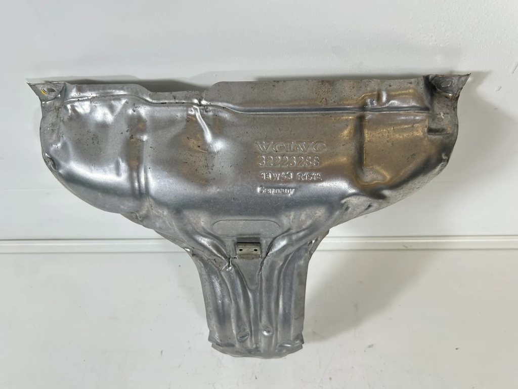 [1000759] Escudo termico Volvo V40 525 526 T2 2.0 Gasolina B4204T17 32223288