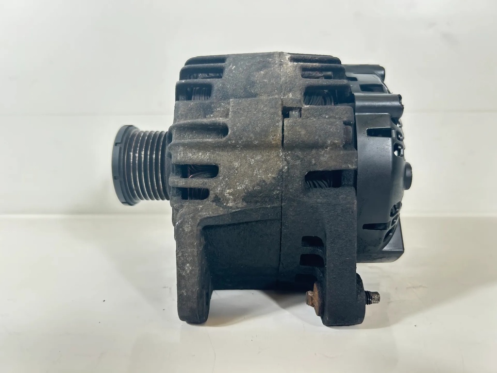 [1000763] Alternador Opel Vivaro 2010 M9R786 8200404459