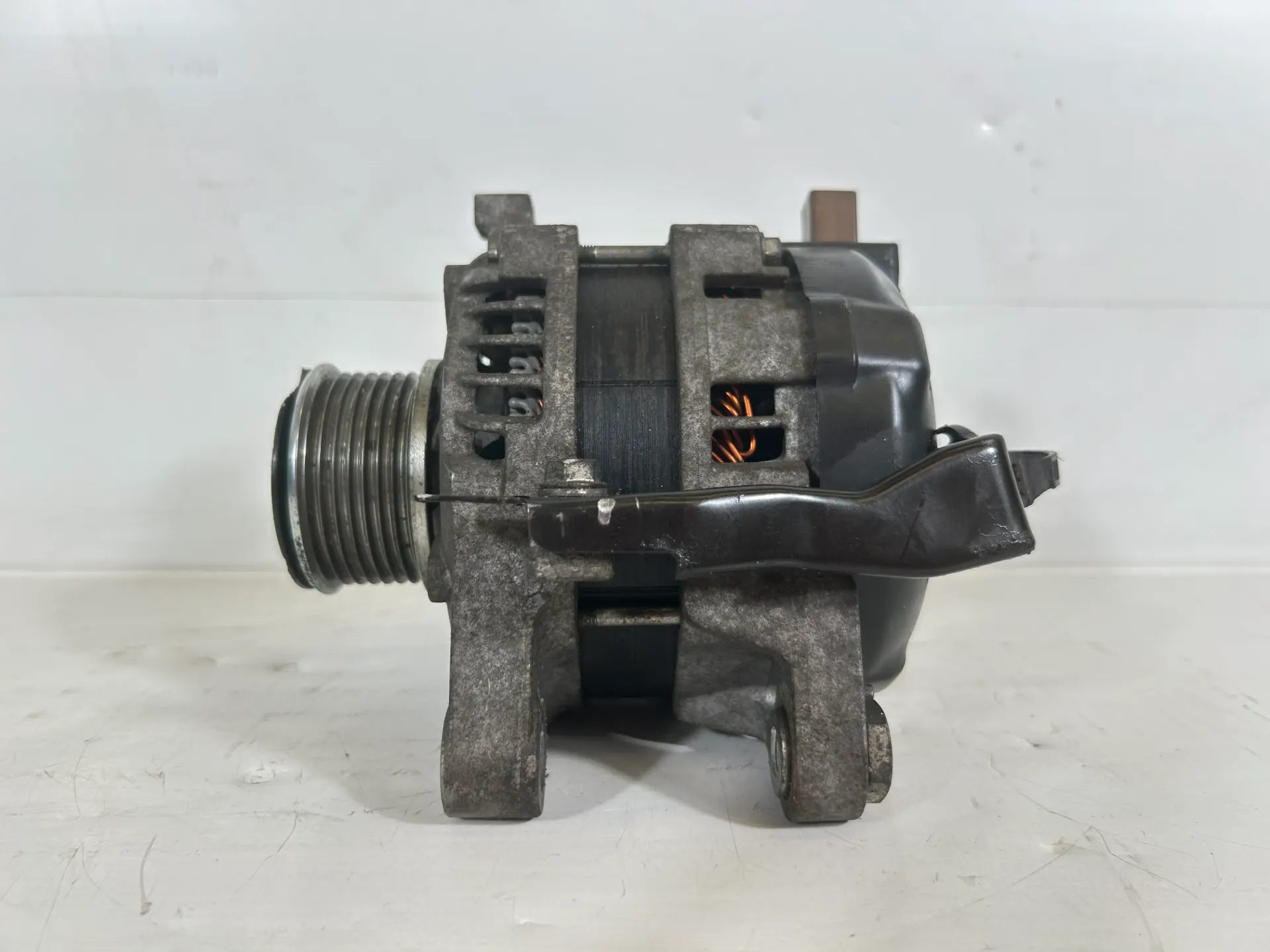 Alternador Toyota Hilux VIII MK8 2.4 D 2GD 2GD-FTV 27060-0L110