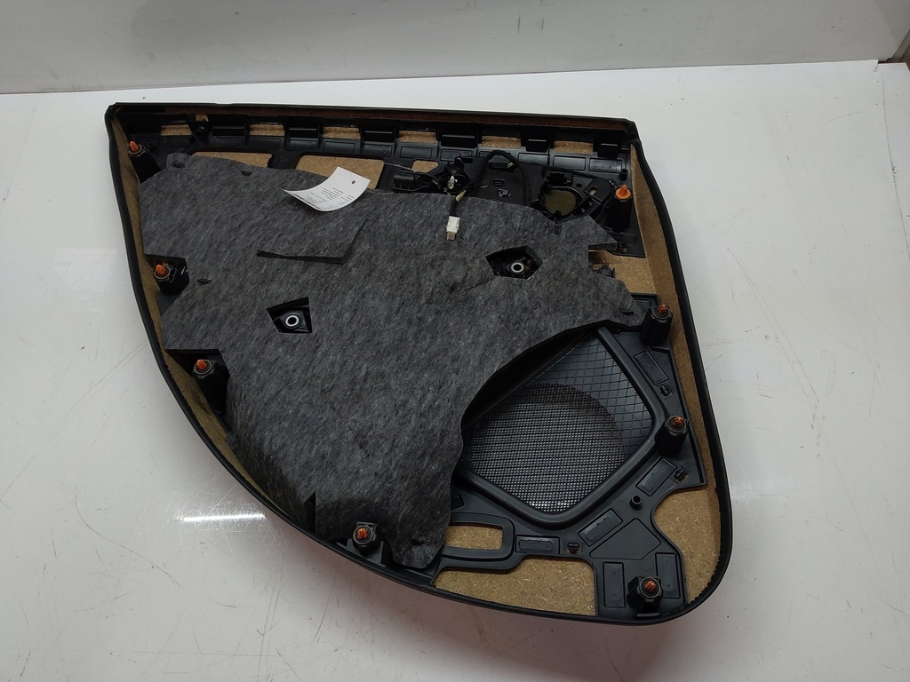 [MTD-503039] Panel de puerta trasera derecha Mercedes Clase A W176 M270.910