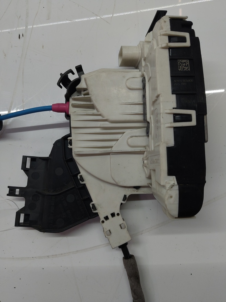 [MTD-504876] Cerradura de puerta trasera izquierda Mercedes CLA X117 651.930 OM651 A0997305900