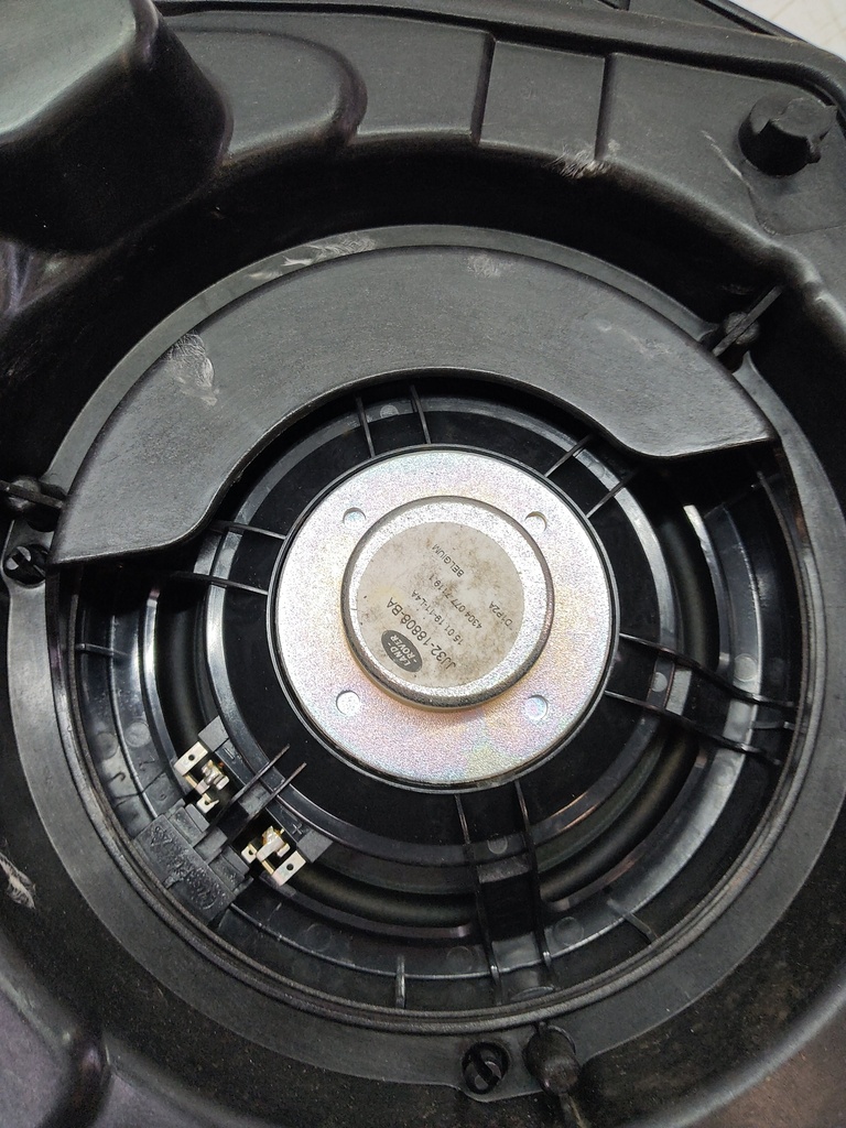 [MTD-511313] Altavoz delantero derecho Land Rover Discovery Sport L550 FK72-21122-A