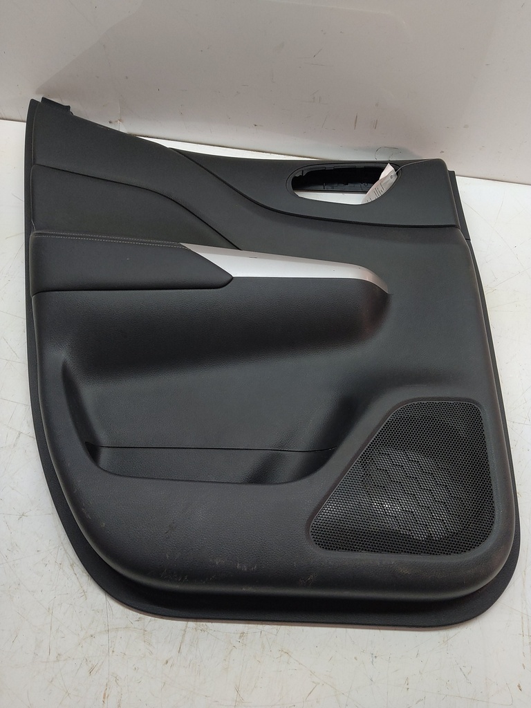 [MTD-515457] Panel de puerta Nissan Navara D23M 2.3 dCi 190 CV